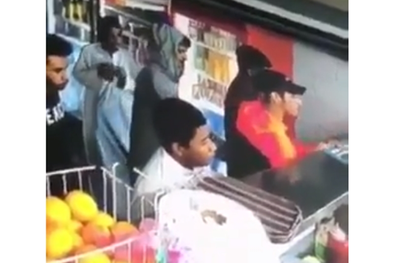 지갑 훔치다가 걸린 도둑의 황당한 대처