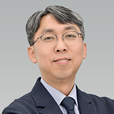 정현용 기자