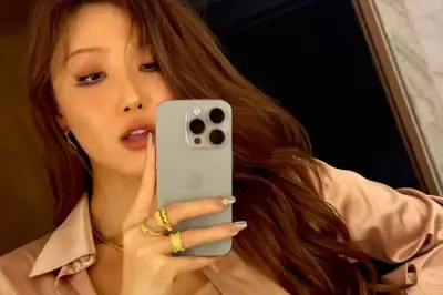 thumbnail - 화사, 대학 축제 ‘외설 논란’ 후 공황증세…“호흡 힘들어져”