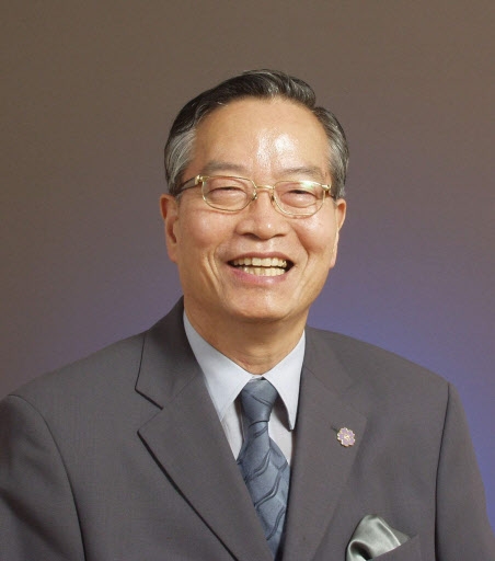 정세욱 명지대 명예교수