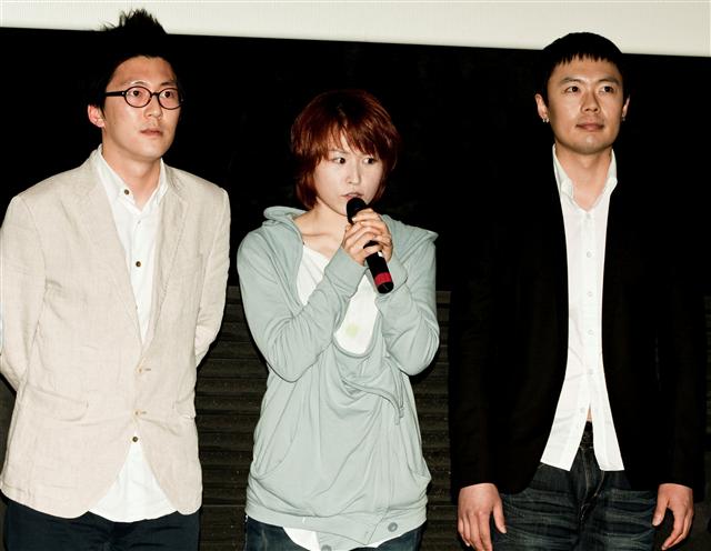 옴니버스 영화 ‘귀(鬼)’ 언론시사회에서 감독들이 연출의도를 설명하고 있다. 왼쪽부터 홍동명, 조은경, 여명준 감독. 청년필름 제공