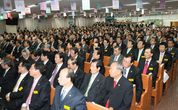 지난 17일 조용기 원로목사 가족들의 교회 내 역할을 제한키로 결의한 여의도순복음교회 당회 모습.  순복음가족신문 제공