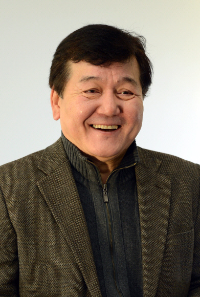 김정현 소설가