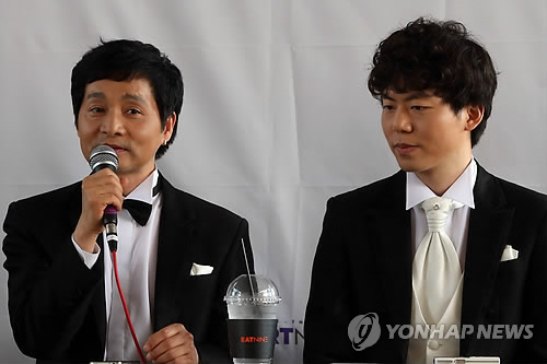 결혼발표하는 김조광수 사진 연합뉴스