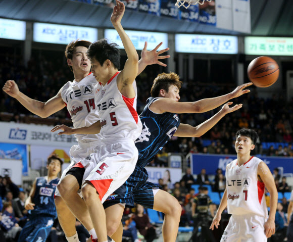 선배 속인 김민구