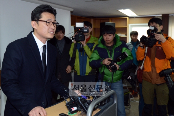 이집트 폭탄테러로 한국인 사상자가 발생한 가운데 17일 오전 충북 진천중앙교회 최규섭 부목사가 향후 대책을 발표하고 있다. 도준석 기자 pado@seoul.co.kr