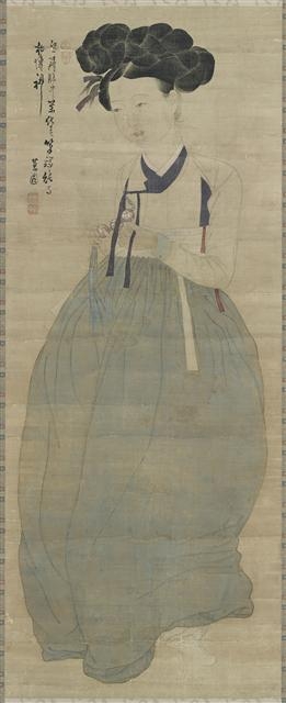 간송미술관에 소장됐다가 다음달 첫 바깥 나들이를 하는 혜원 신윤복의 미인도. 길이 114.2㎝, 폭 45.7㎝, 비단 위 채색. 간송미술문화재단 제공