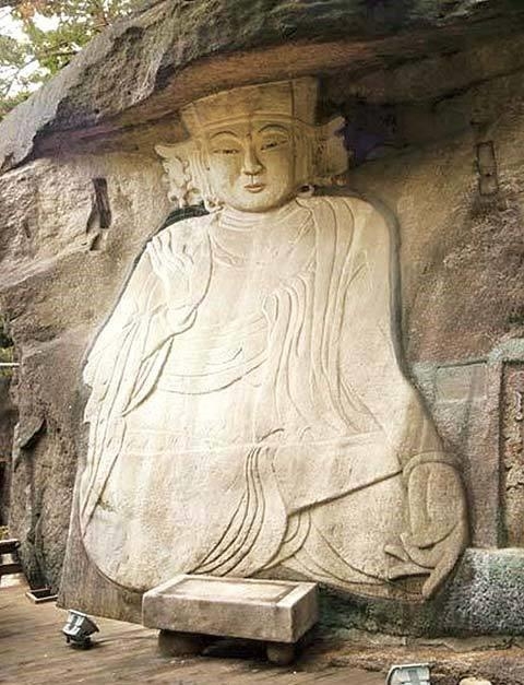 보타사 마애보살좌상