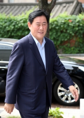 최경환 경제부총리 겸 기획재정부 장관