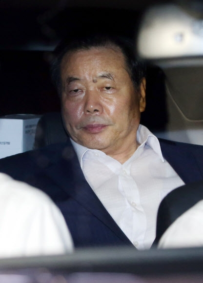 소환 조사 마친 조현룡 의원