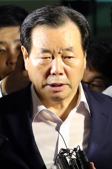 검찰 소환 조현룡 의원 귀가