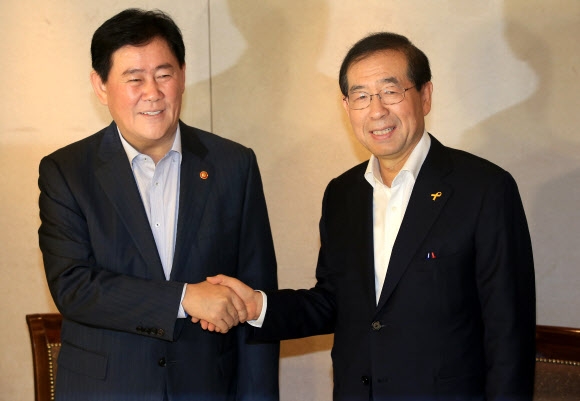 최경환 경제부총리-박원순 서울시장 회동