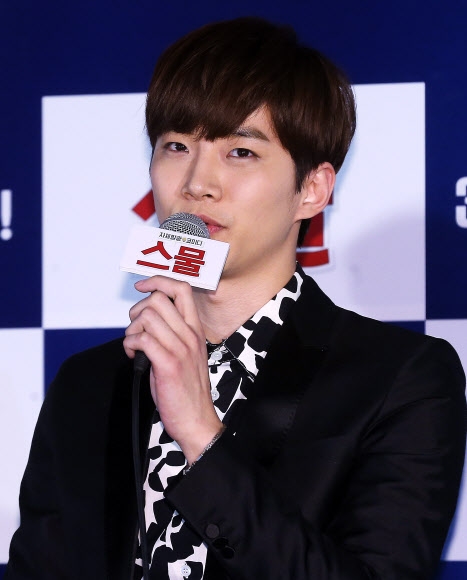 인사말하는 이준호