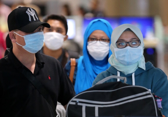 긴장된 입국