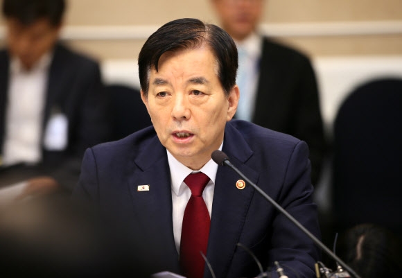 모두발언하는 한민구 국방장관