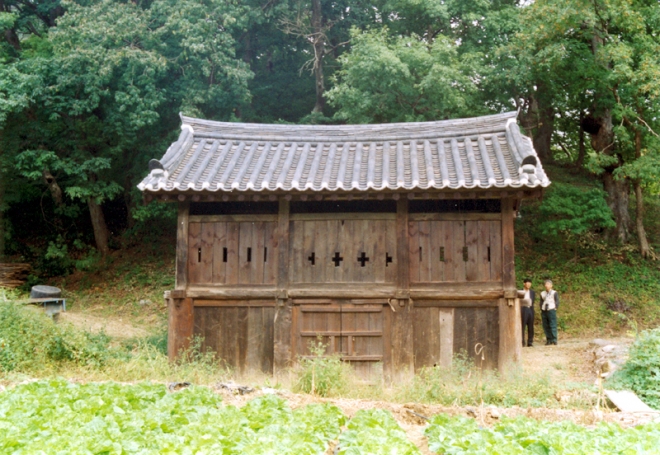 강원도 문화재 자료인 영월 보덕사 해우소(문화재청 사진)