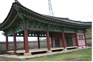 장교청. 한때 오천면 청사로도 쓰였다. (문화재청 사진)