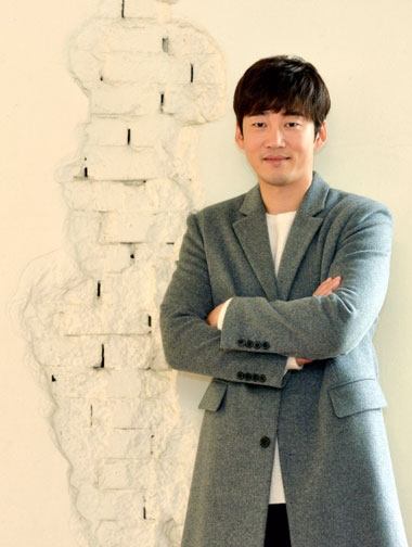 2004년 국민그룹 지오디를 떠났던 윤계상은 지난해 활동을 재개한 지오디에 다시 합류했다. 다음주에 지오디의 싱글이 나오고 서울, 대구, 부산 공연이 이어진다. 윤계상은 영화 개봉이 겹치는 바람에 제대로 공연 준비를 하지 못하고 있어 멤버들에게 미안하다고 너스레를 떨었다. 손형준 기자 boltago@seoul.co.kr