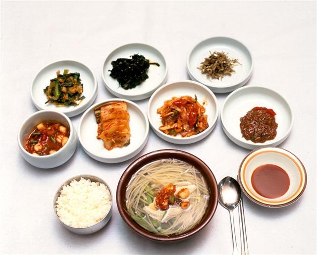 청정해역에서 잡은 졸복으로 만든 통영복국.