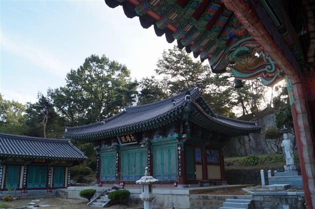 예산 화암사.