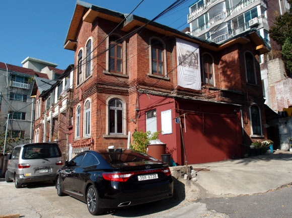 국가 문화재로 지정돼 70년 만에 원형 복원에 들어가는 서울 종로구 행촌동에 있는 ‘딜쿠샤’. 3·1 독립운동을 세계에 알린 앨버트 테일러가 1923년 지었다. 서울시 제공