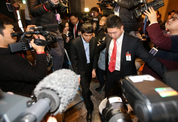 <세기의 대국> 세기에 대국에 쏠린 눈