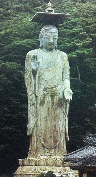 시멘트 시절의 법주사 미륵대불