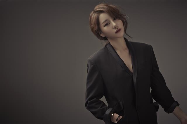 신지아