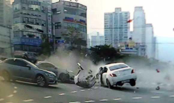 부산 해운대 교통사고로 3명 사망, 21명 부상