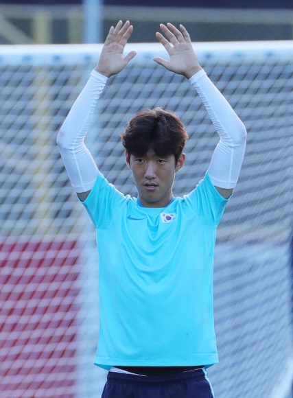 2016년 리우올림픽 남자축구 김민태가 2일 오후(현지시간) 브라질 살바도르 마노엘 바라다스(Barradao) 경기장에서 피지컬 셔킷 트레이닝을 하고 있다. 살바도르=올림픽사진공동취재단