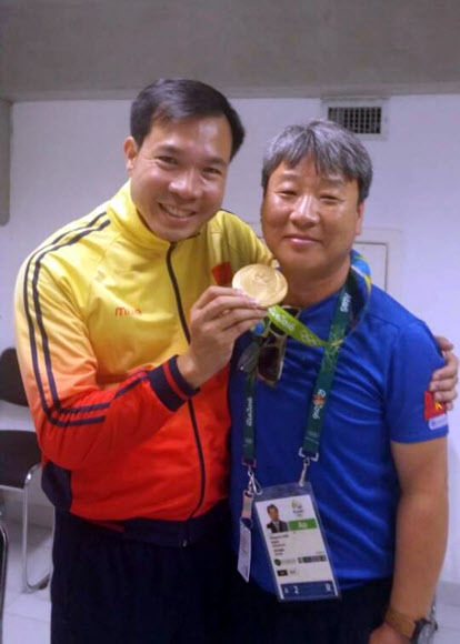 <올림픽> 베트남 사상 첫 올림픽 금메달리스트와 박충건 감독