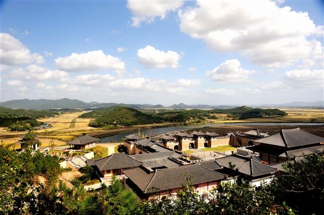 옛 고구려 모습을 완벽하게 재현한 우리나라 최대 규모의 나주 영상테마파크.