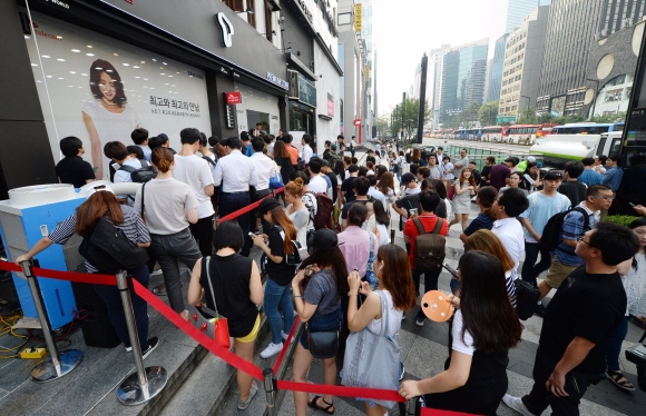 “갤럭시노트7 구하기 너무 힘들어요.”