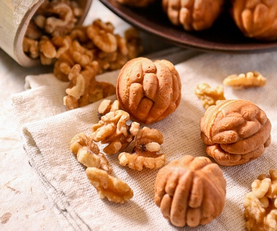 견과류는 하루 권장량을 꾸준히 섭취하면 우리 몸의 면역력 향상에 큰 도움을 줘 건강에 관심이 있는 사람들에게 사랑받는 식품이다. 학화호도과자 제공.