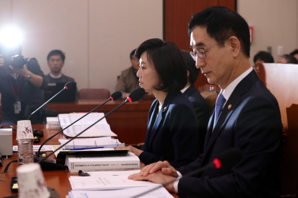 최순실 사태 사과하는 조윤선 장관과 이준식 부총리