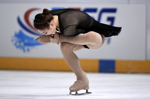 대한민국 박소연이 12일(현지시간) 프랑스 파리에서 열린 ‘ISU 피겨 스케이팅 그랑프리’ 여자 프리 스케이팅 프로그램에서 연기를 펼치고 있다. AFP 연합뉴스