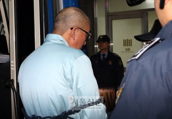검찰 조사 받으러 가는 문화계 황태자 차은택