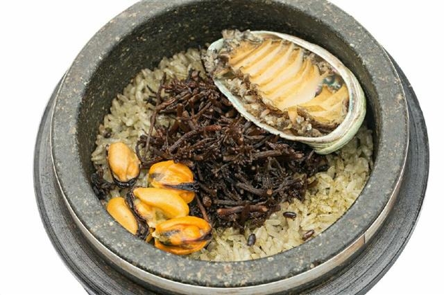 전남 신안 ‘꽃피는무화가’ 전복해초돌솥밥
