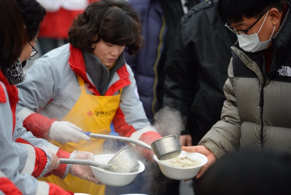 떡국에 담은 사랑만큼