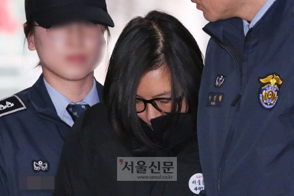 최순실의  조카 장시호씨가 5일 오후 서울 강남구 대치동 특검사무실에 소환되고 있다. 강성남 선임기자 snk@seoul.co.kr