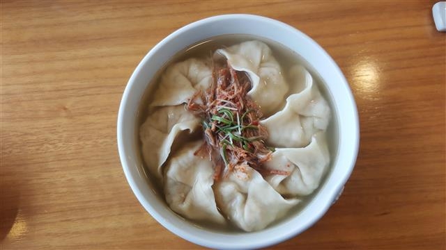 ‘자하손만두’ 만둣국