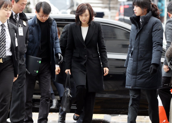 조윤선 장관, 영장실질심사 출석