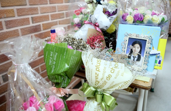 ’꼭 돌아오기를’ 세월호 미수습자 책상
