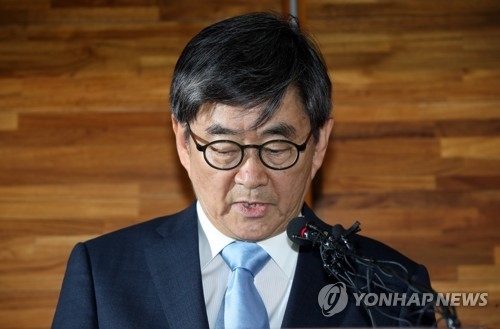 기자회견하는 안경환 전 후보자 [연합뉴스 자료사진]