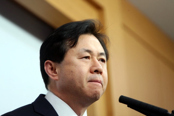 세월호 유골 은폐 경위 설명하는 해수부 장관