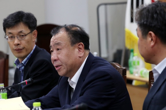 어수봉 최저임금위원회 위원장. 연합뉴스