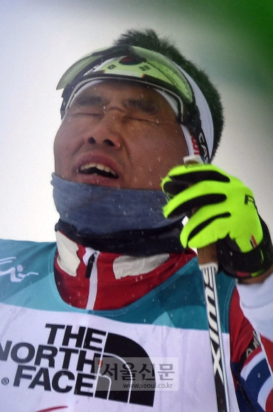 대한민국 신의현이 16일 오전 강원도 평창군 평창 알펜시아 바이애슬론 센터에서 열린 2018 평창 동계 패럴림픽 바이애슬론 남자 15Km 좌식 경기에서 결승선을 통과한 뒤 아쉬워하고 있다.2018. 3. 16.  박윤슬 기자 seul@seoul.co.kr