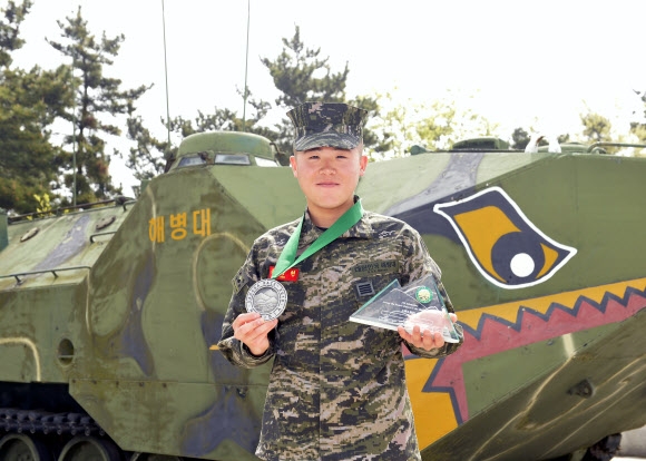 6박 7일간 사하라 사막 257㎞ 달린 해병대 유동현 병장