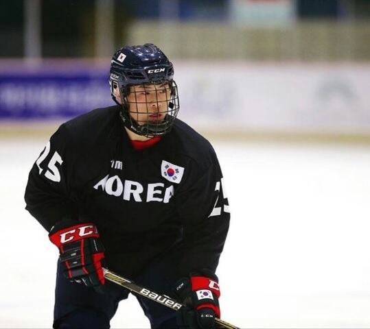 한국 아이스하키 U18 대표 출신의 유학생 최영훈 선수가 사상 최초로 USHL(메이저주니어) 진출에 성공했다.