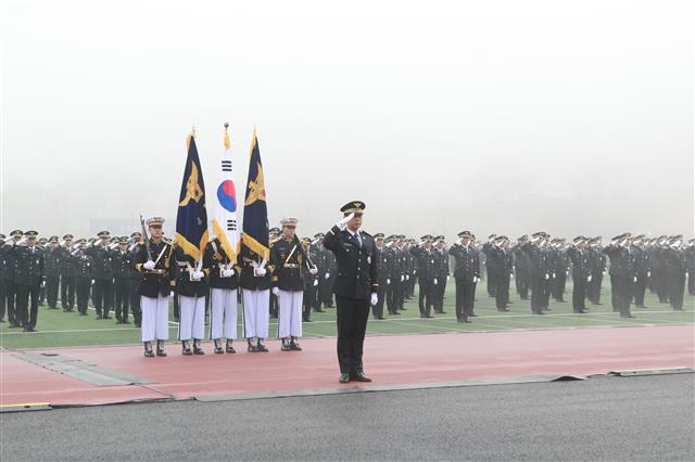 신임 경찰관 1500여명이 28일 충북 충주시 중앙경찰학교에서 졸업식에 참석하고 있다. 경찰청 제공